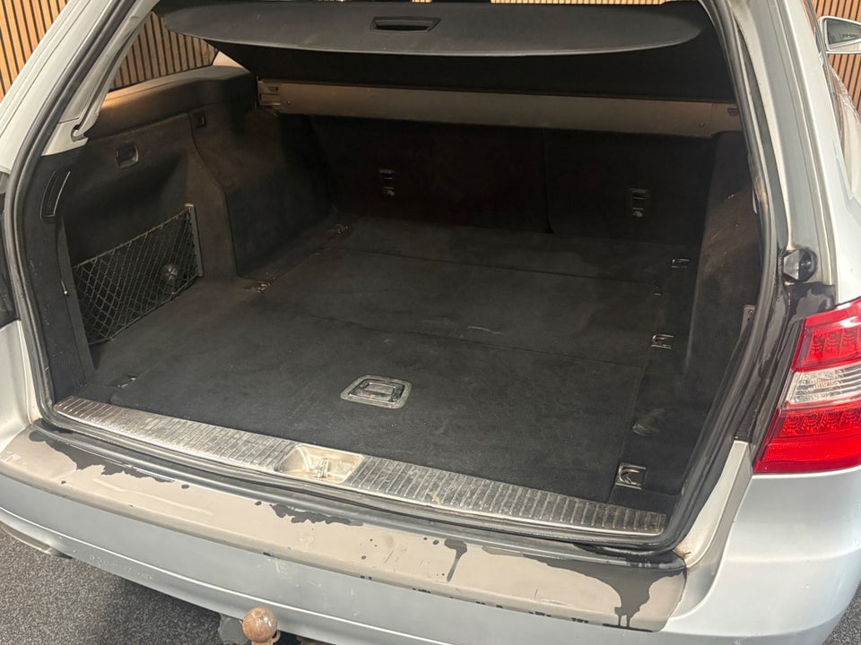 Mercedes E200 2,2 CDi stc. aut. BE 5d