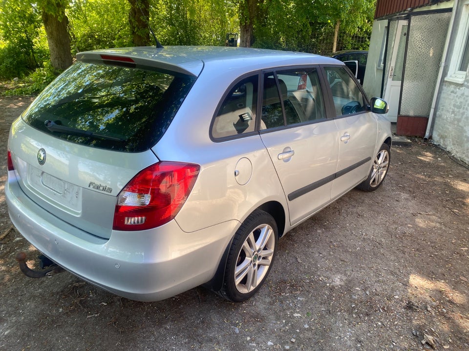 Skoda Fabia 1,2 TSi 105 Ambiente Combi DSG 5d