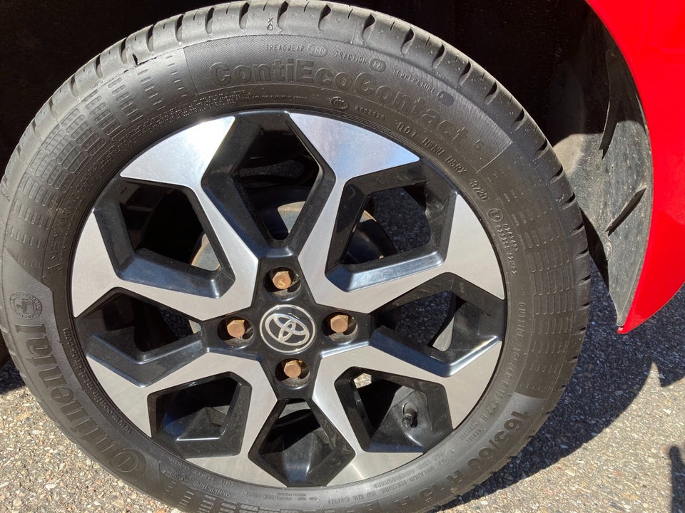 Toyota Aygo 1,0 VVT-i x-press 5d