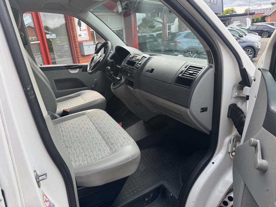 VW Transporter 2,0 TDi 84 Kassevogn kort