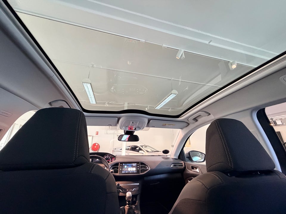 Peugeot 308 1,5 BlueHDi 130 Allure+ Sky SW 5d