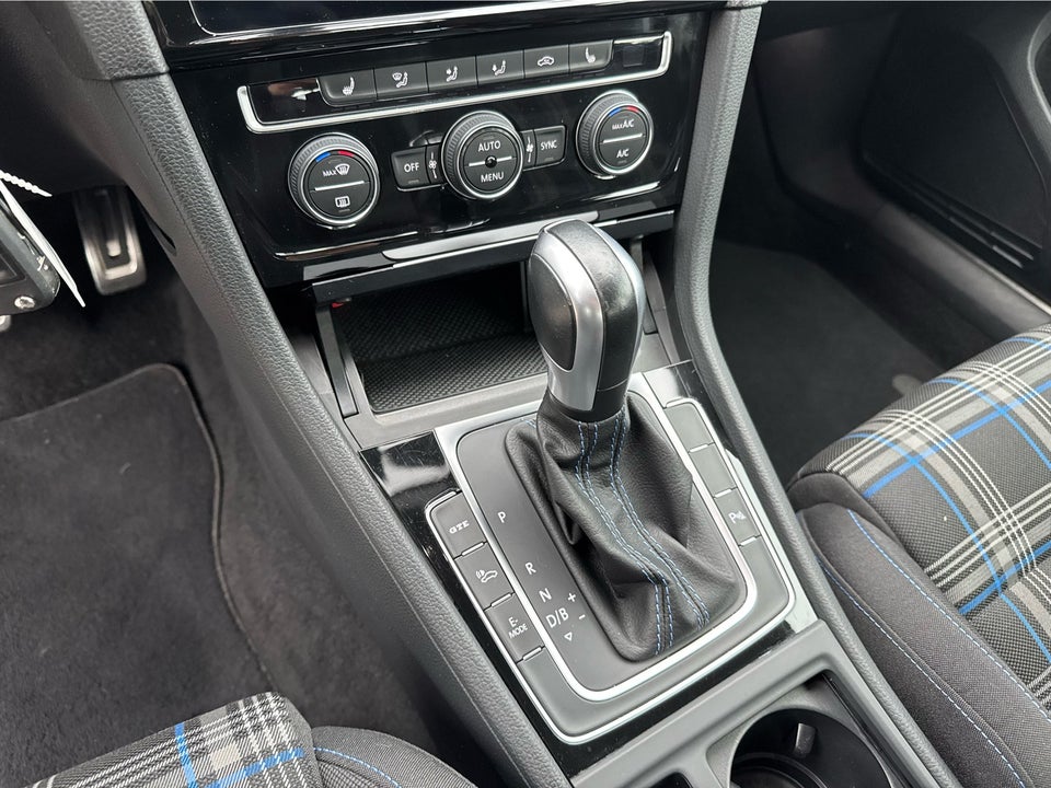 VW Golf VII 1,4 GTE DSG 5d