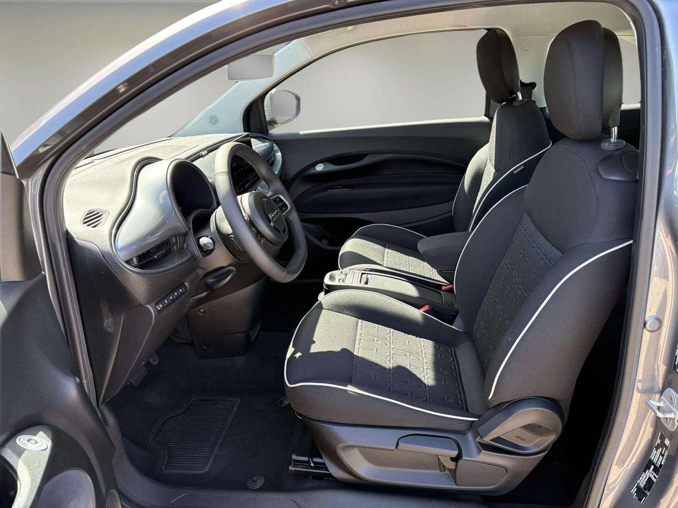 Fiat 500e 42 Icon 3d