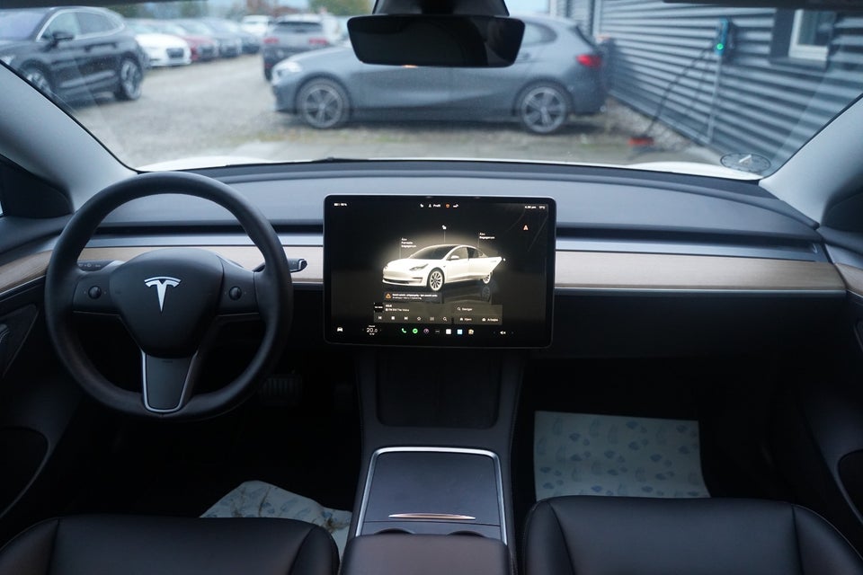 Tesla Model 3 RWD 4d