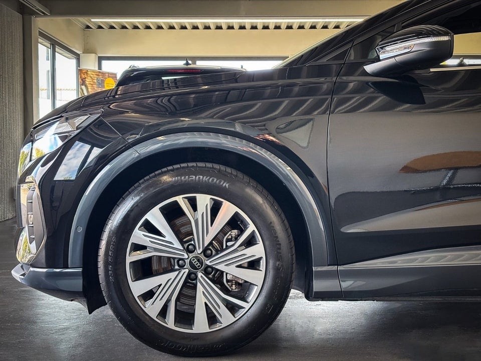 Audi Q4 e-tron 45 quattro 5d