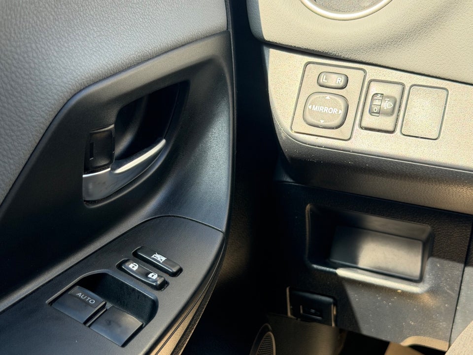 Toyota Yaris 1,3 VVT-i Lounge Edition 5d