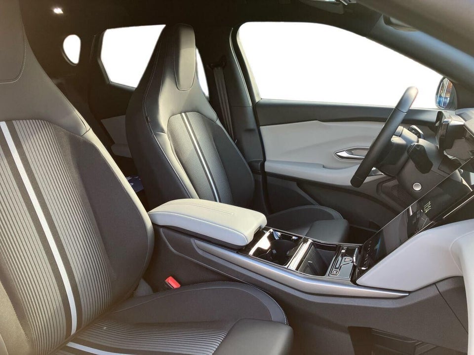 Ford Capri 77 Select Extended Range 5d