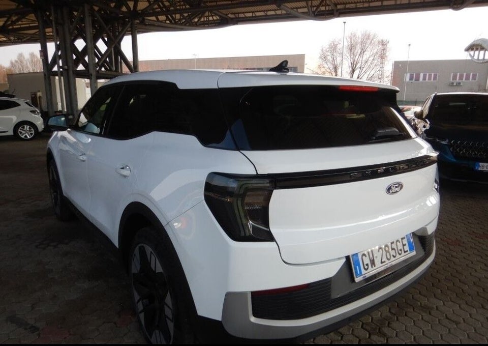 Ford Explorer 77 Premium Extended Range 5d