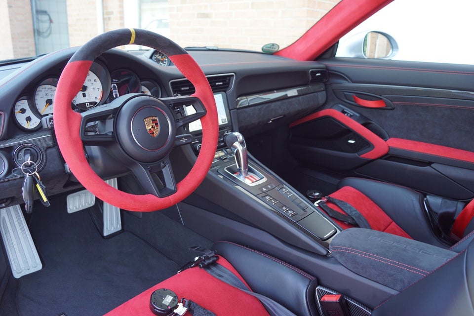 Porsche 911 GT2 RS 3,8 Coupé PDK 2d