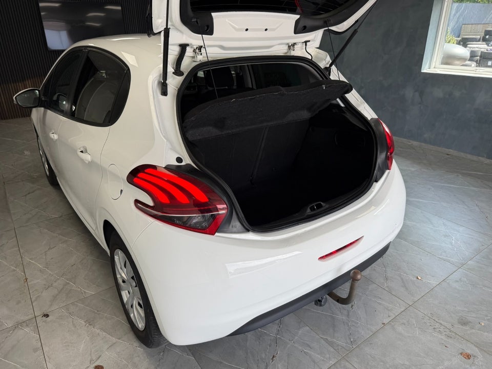 Peugeot 208 1,6 BlueHDi 100 Active 5d