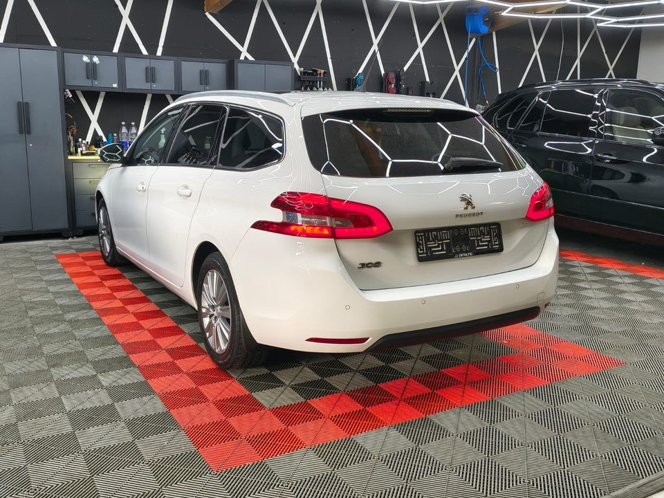 Peugeot 308 1,2 PureTech 130 Infinity SW 5d