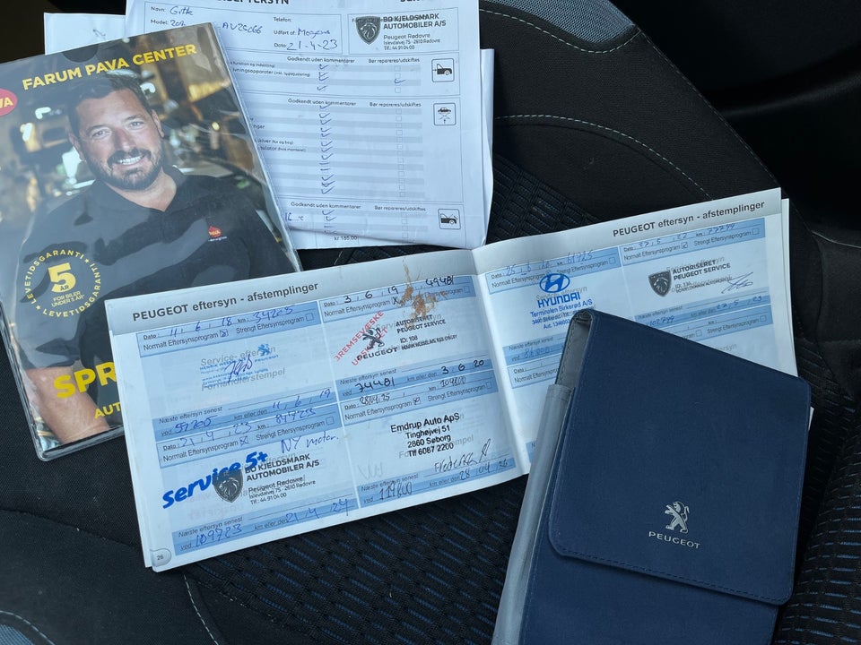 Peugeot 208 1,2 VTi Allure Sky 5d