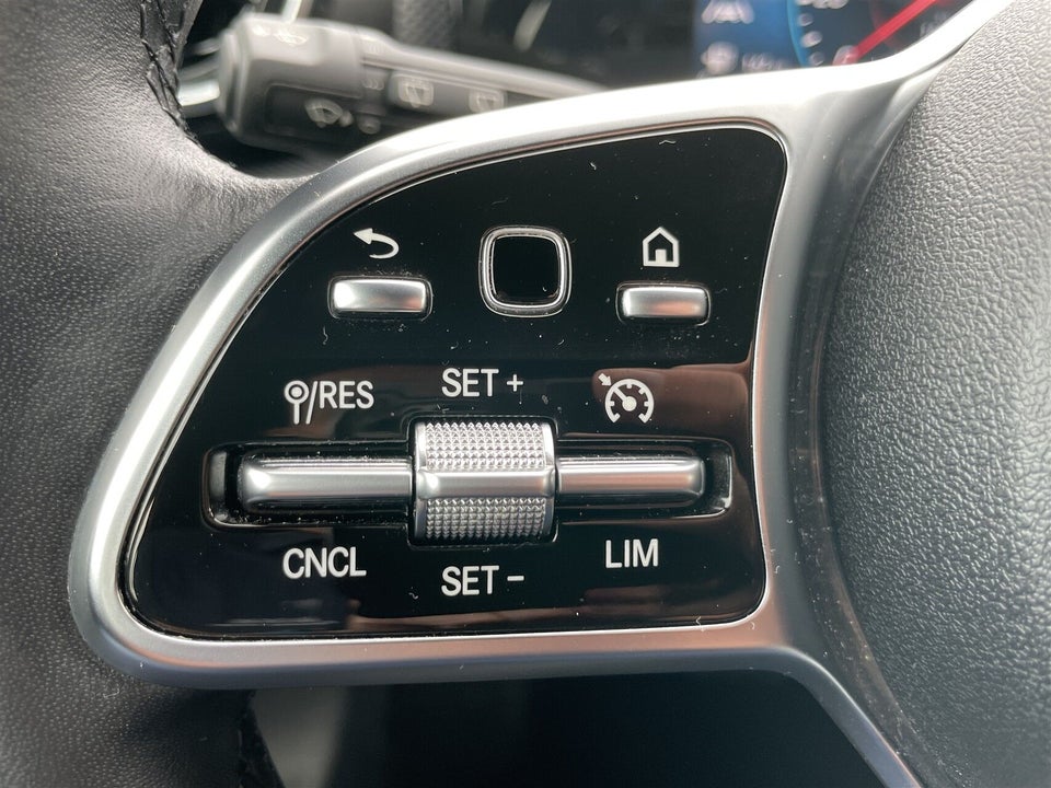 Mercedes A200 1,3 Progressive Line aut. 5d