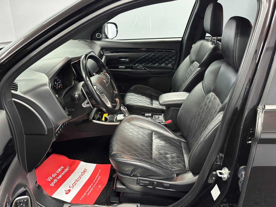 Mitsubishi Outlander 2,4 PHEV Instyle CVT 4WD 5d