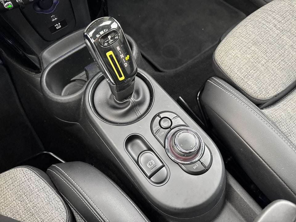 MINI Cooper SE Classic Trim 3d