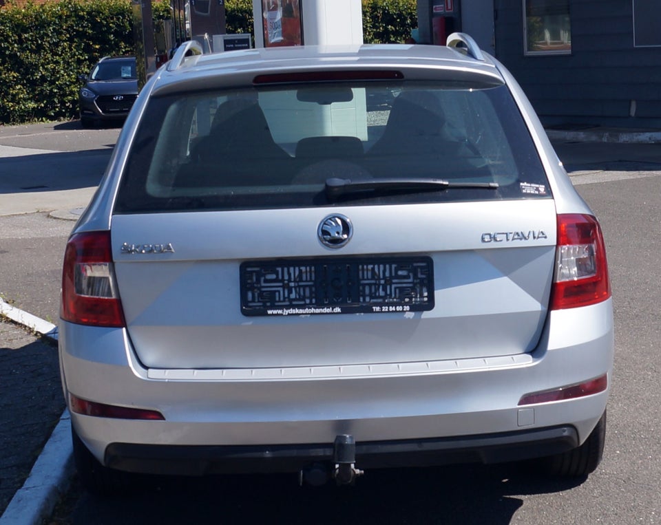 Skoda Octavia 2,0 TDi 150 Elegance Combi DSG 5d
