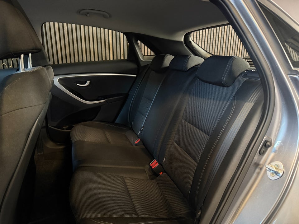 Hyundai i30 1,6 CRDi 110 Comfort Eco 5d