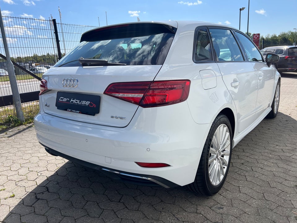 Audi A3 1,4 e-tron Sportback S-tr. 5d