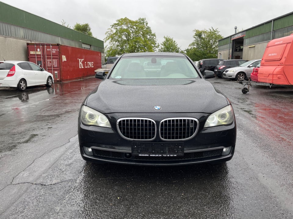 BMW 750i 4,4 aut. 4d