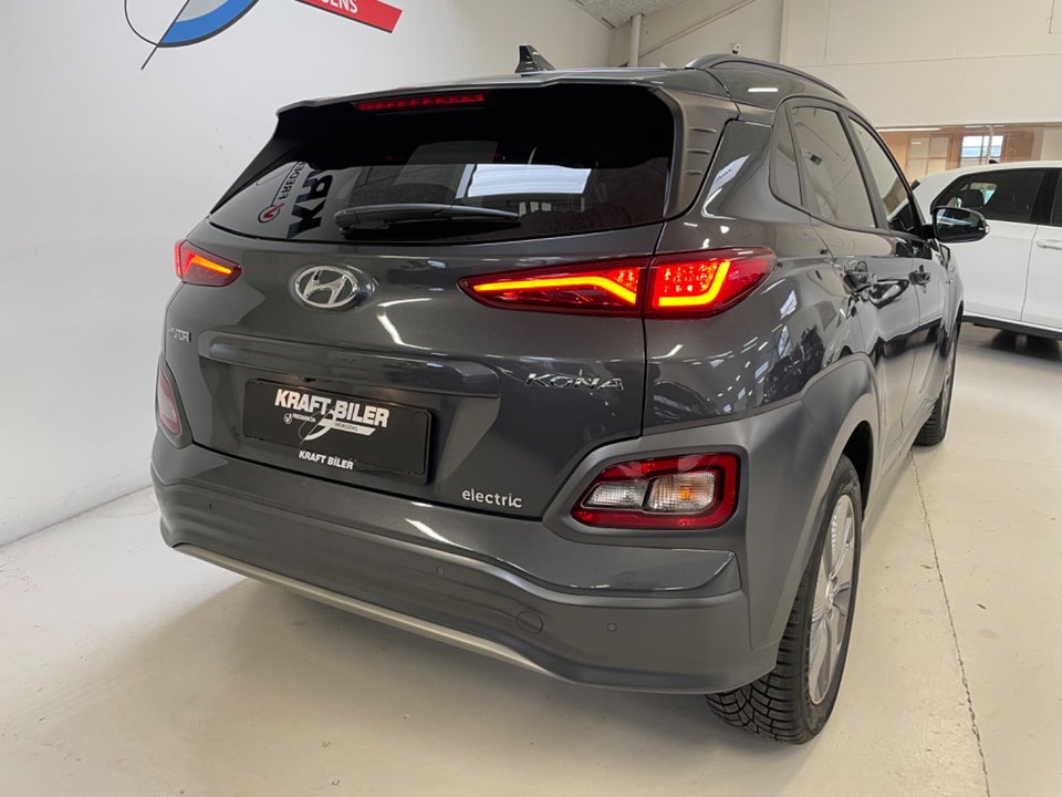 Hyundai Kona 64 EV Essential 5d