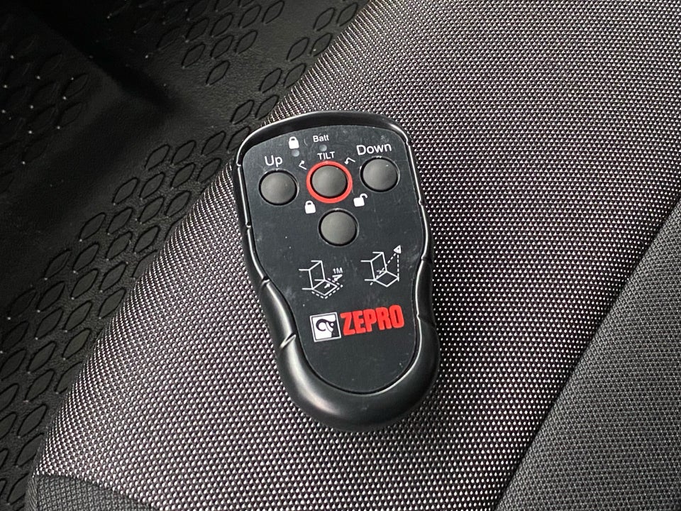 Iveco Daily 3,0 35S18 4100mm Box m/lift AG8