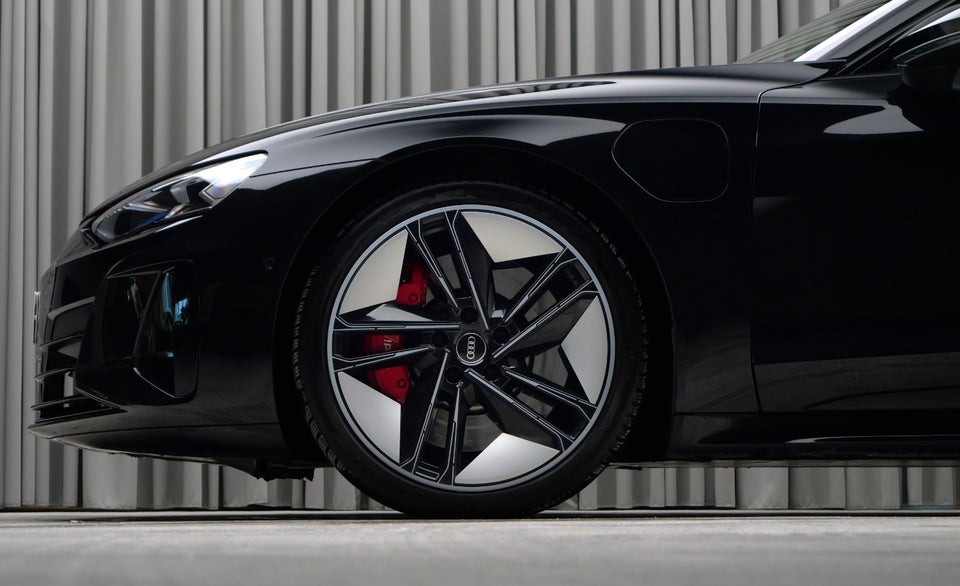 Audi e-tron GT quattro 4d