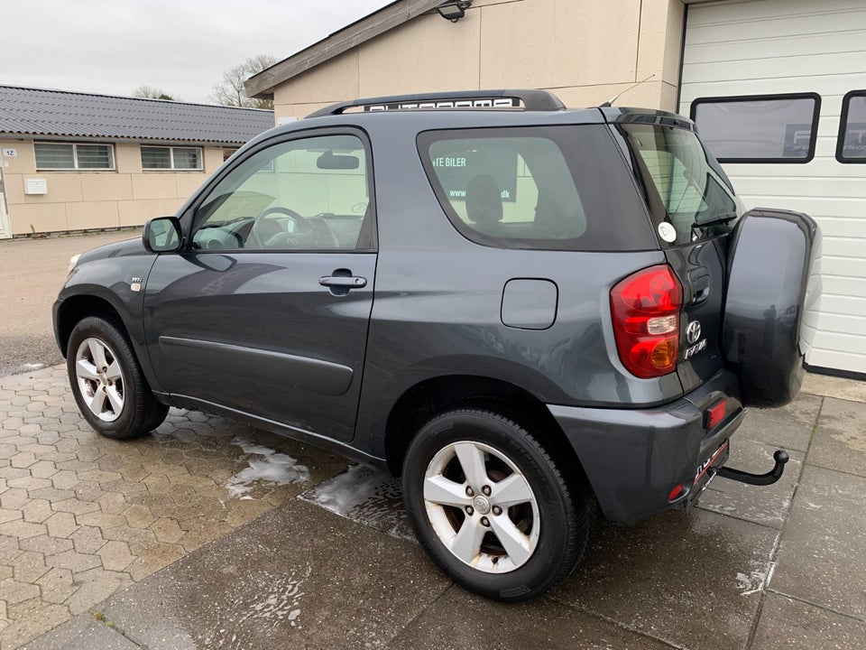 Toyota RAV4 1,8 VVT-i 3d