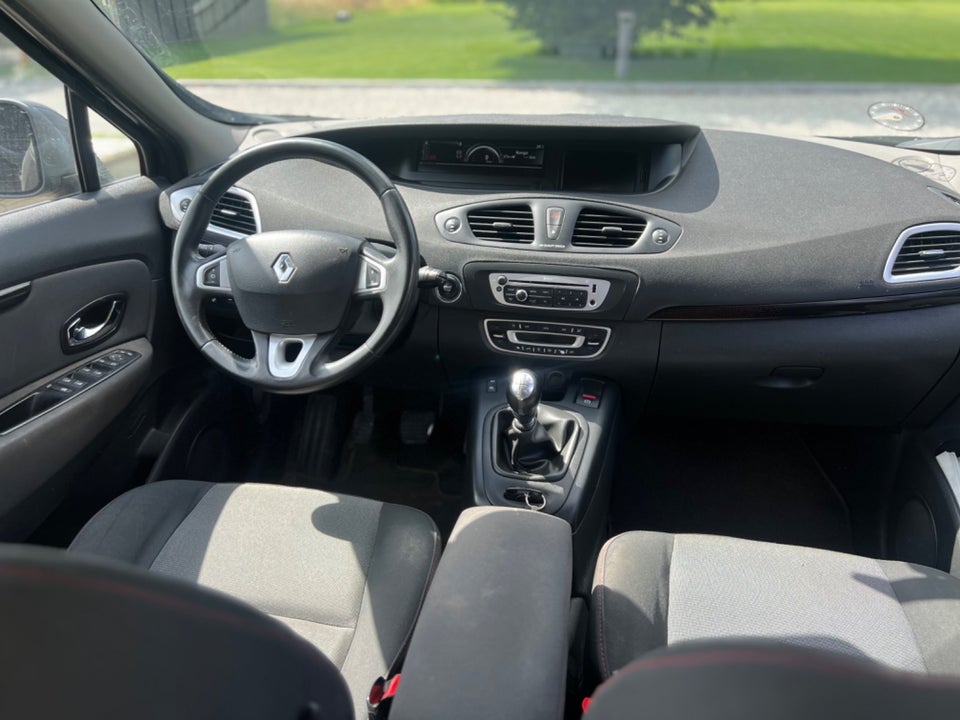 Renault Grand Scenic III 1,6 dCi 130 Expression 7prs 5d