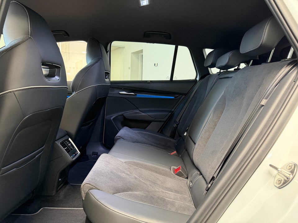 Skoda Enyaq 85 iV Sportline Advanced 5d