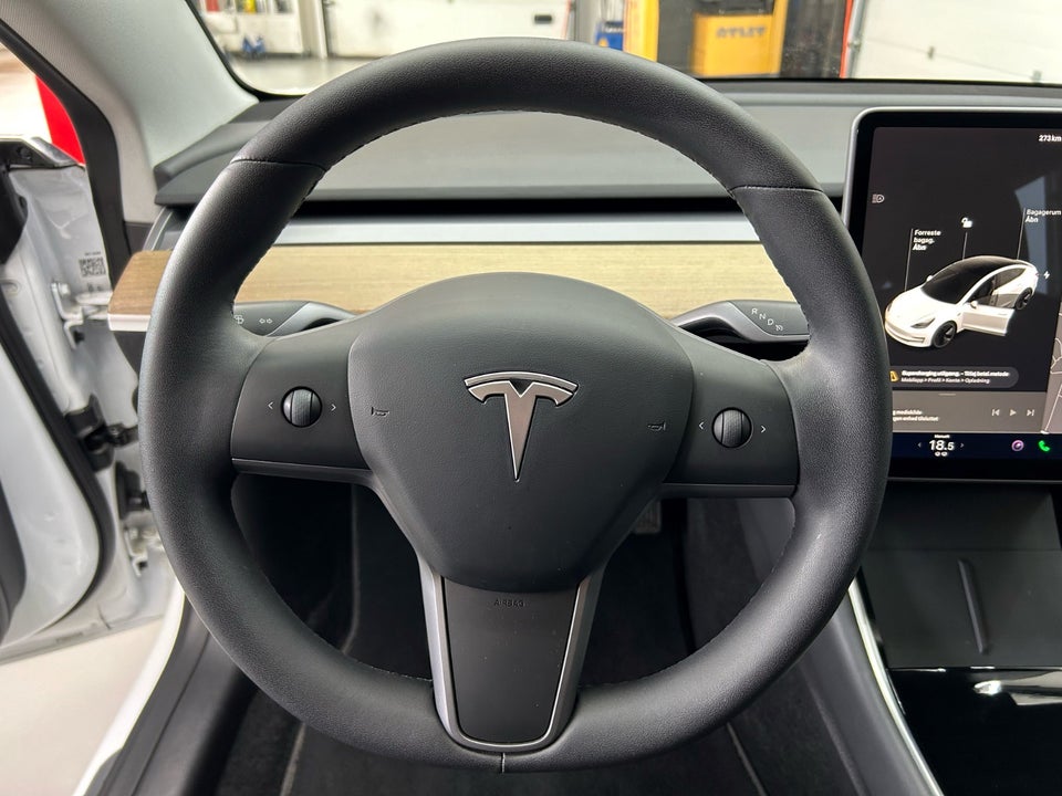 Tesla Model 3 Long Range AWD 4d