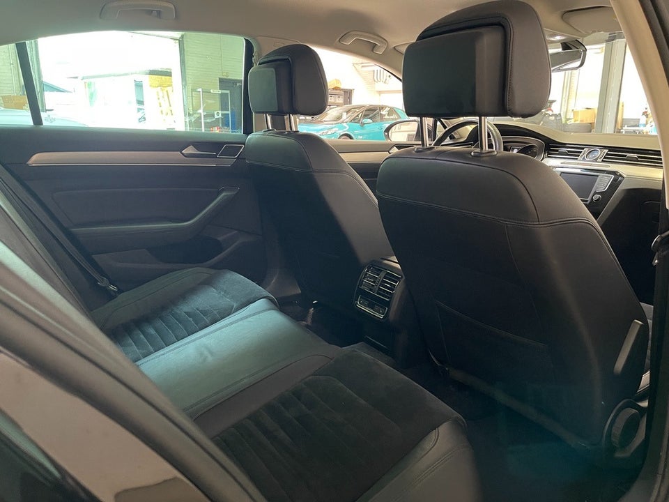 VW Passat 2,0 TDi 150 R-line DSG BMT 4d