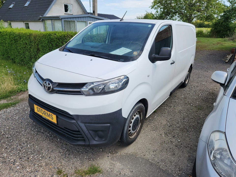 Toyota ProAce 1,6 D 115 Medium Base 5d