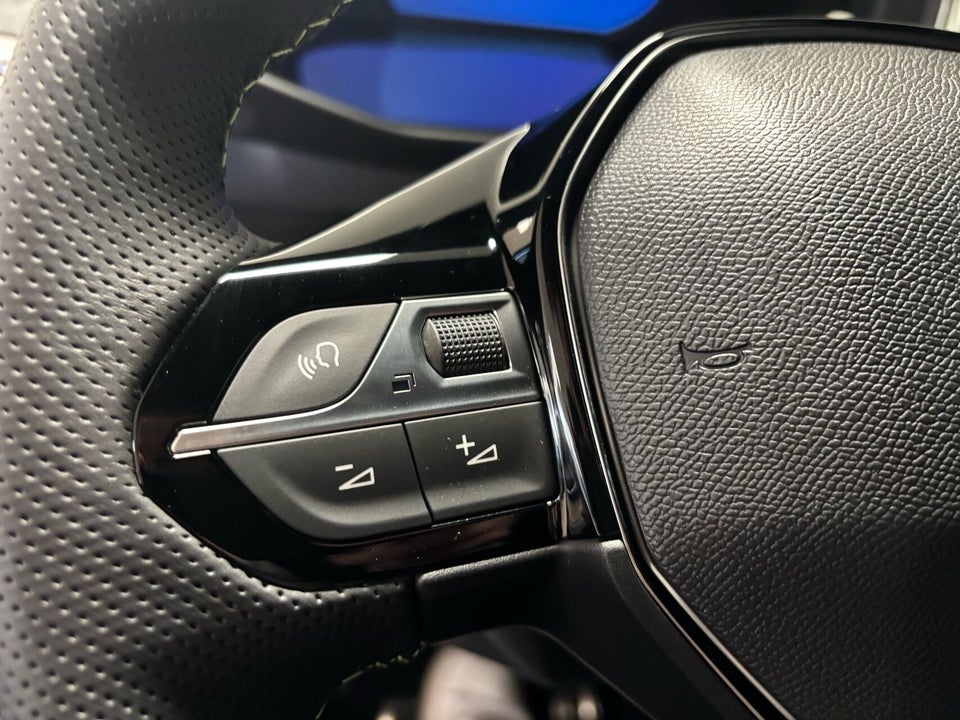 Peugeot e-2008 54 GT 5d