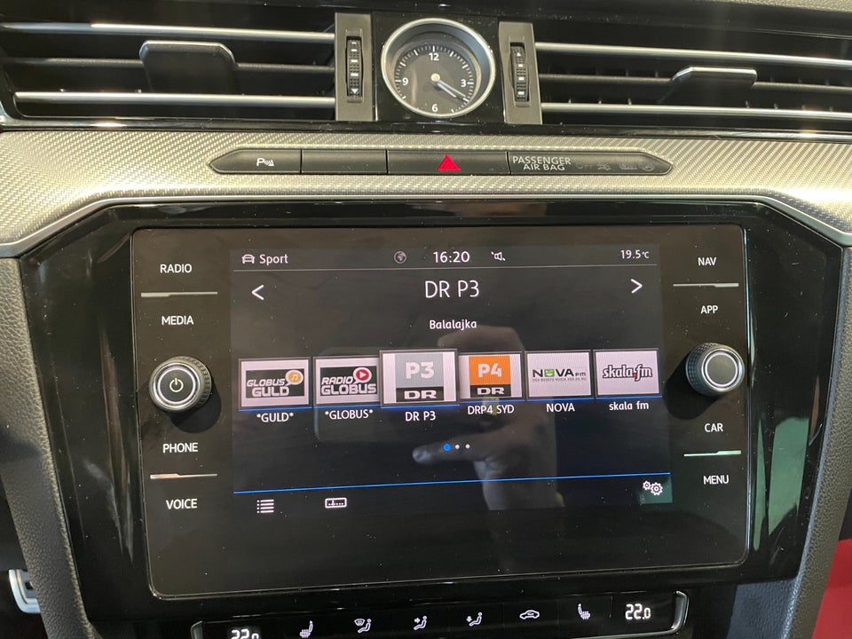 VW Passat 2,0 TDi 150 Highline R-line Variant DSG 5d