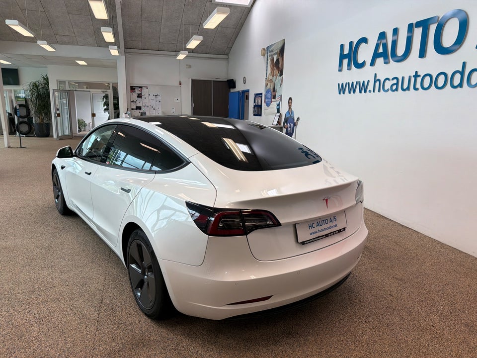 Tesla Model 3 Standard Range+ RWD 4d