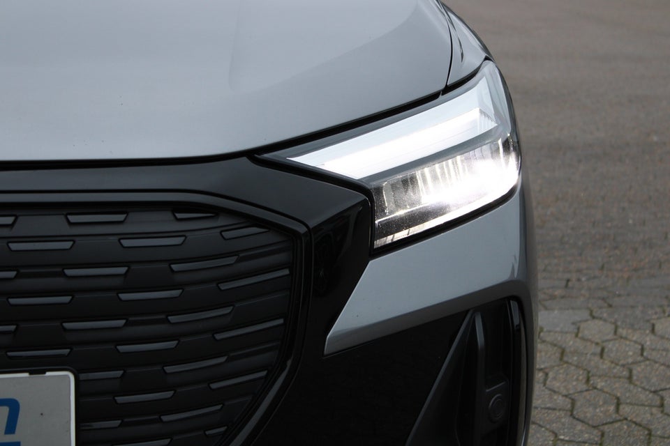 Audi Q4 e-tron 45 S-line quattro 5d
