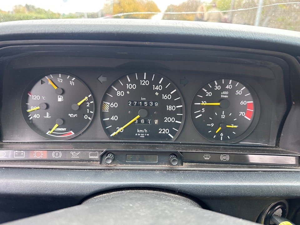 Mercedes 190 E 2,0 aut. 4d