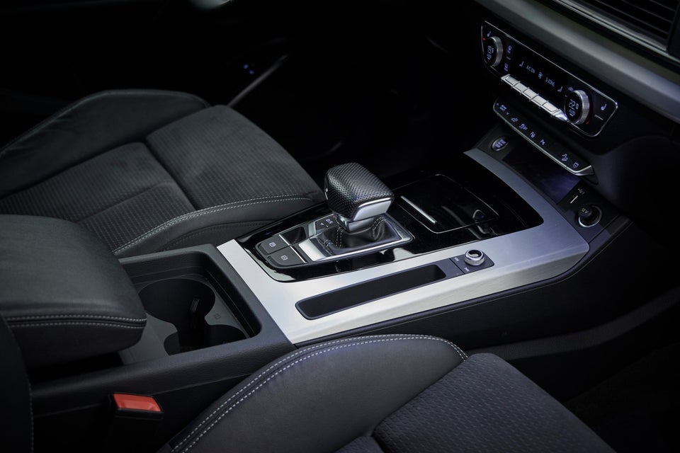 Audi Q5 55 TFSi e S-line quattro S-tr. 5d
