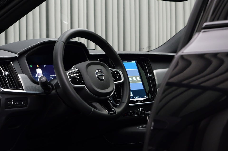 Volvo V90 2,0 T6 ReCharge R-Design aut. AWD 5d