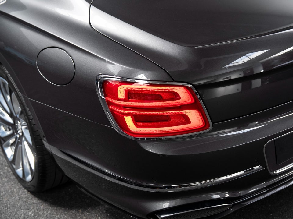 Bentley Flying Spur 4,0 V8 Hybrid Mulliner aut. 4d