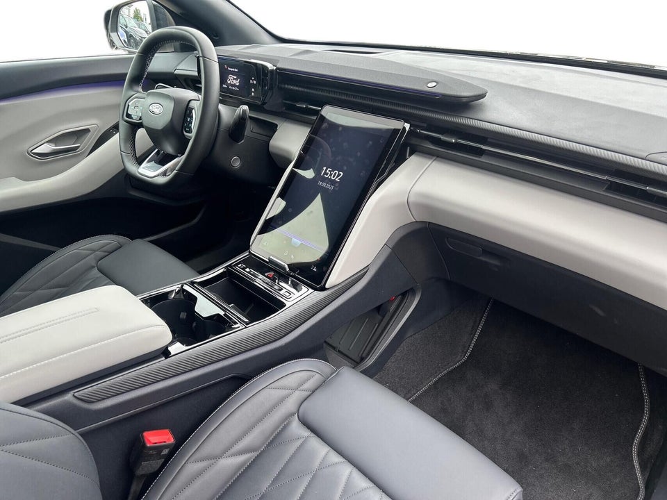 Ford Explorer 82 Premium Extended Range 5d