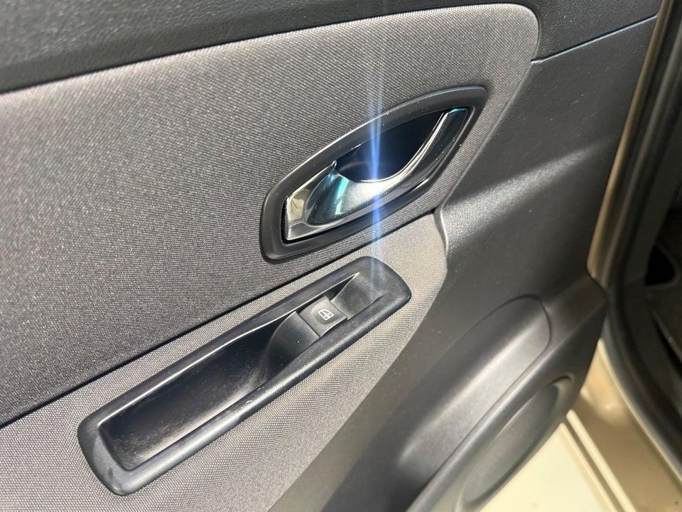 Renault Grand Scenic III 1,5 dCi 110 Dynamique 7prs 5d