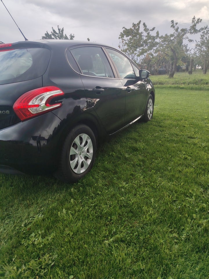 Peugeot 208 1,0 VTi Active 5d