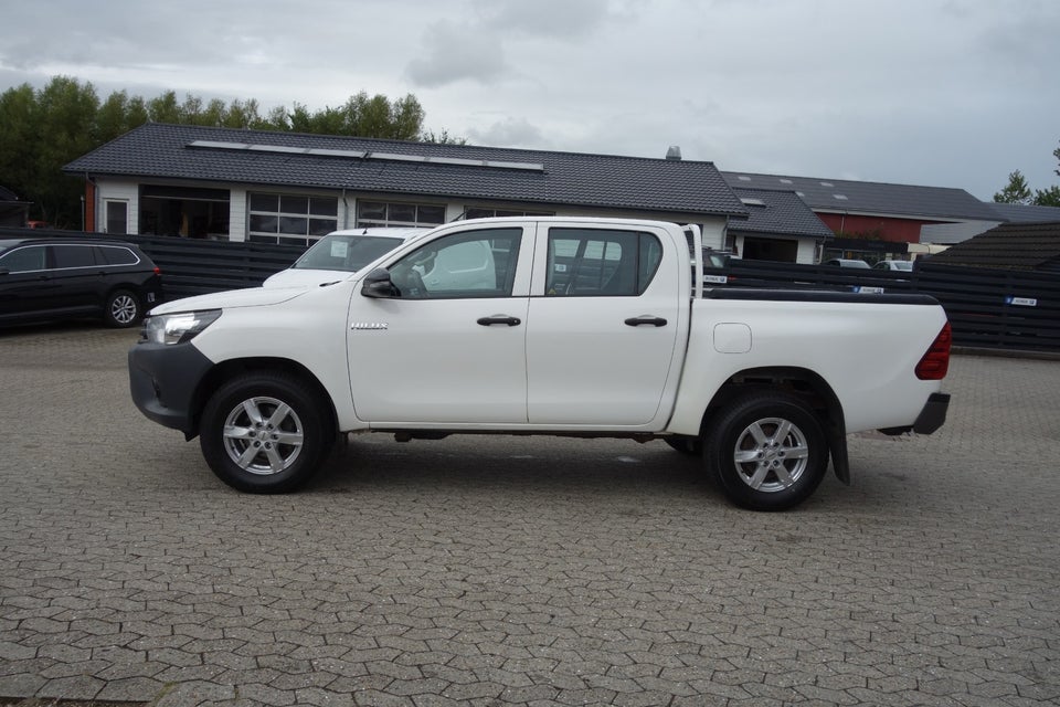 Toyota HiLux 2,4 D-4D 150 T2 Db.Kab 4x4 4d