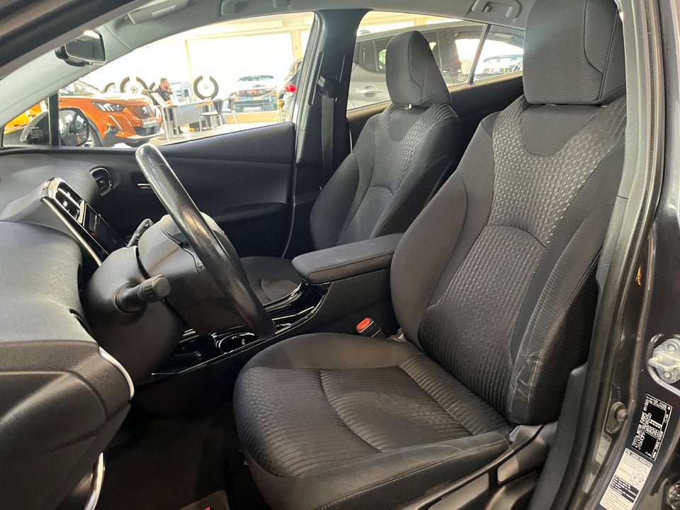 Toyota Prius 1,8 Plug-in Hybrid H3 MDS 5d