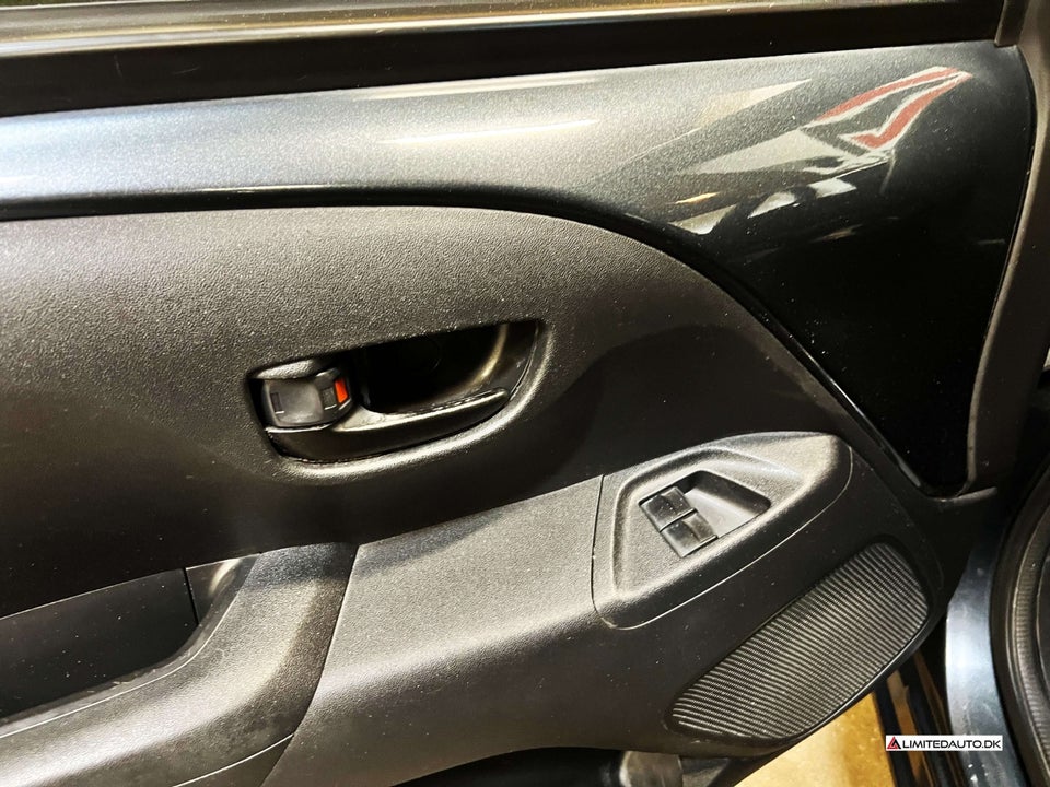 Toyota Aygo 1,0 VVT-i x-press 5d