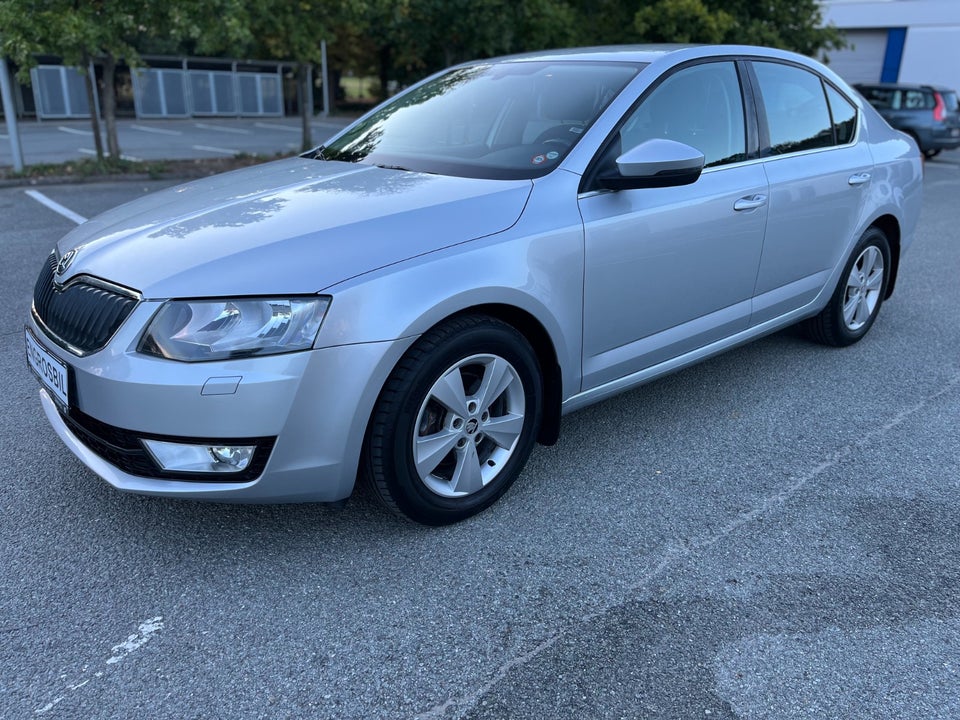 Skoda Octavia 1,4 TSi 140 Elegance Combi 5d