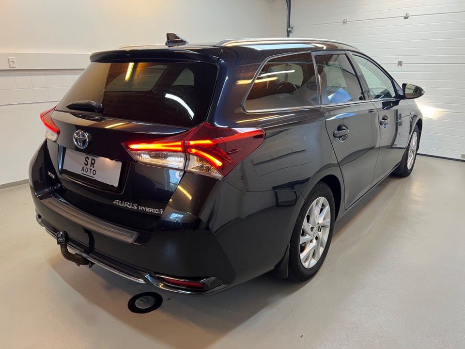 Toyota Auris 1,8 Hybrid H2 Comfort Touring Sports CVT 5d