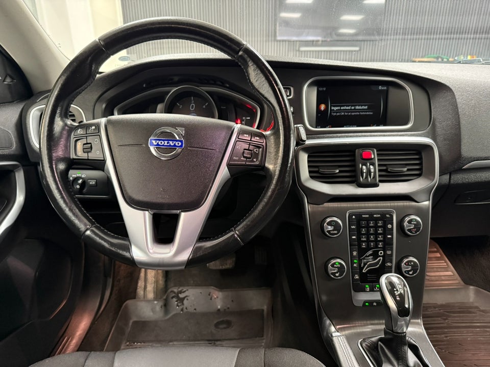 Volvo V40 1,6 D2 115 Momentum aut. 5d