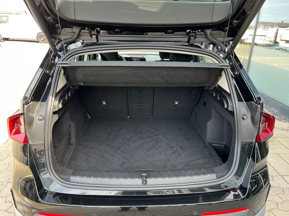 BMW iX1 eDrive20 X-Line 5d